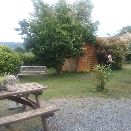 Au Sourire Des Jeunes Brécey